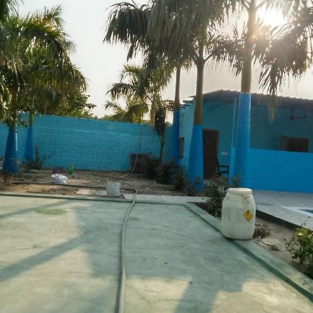 Secretwaterpool And Rooms グレーター・ノイダ エクステリア 写真