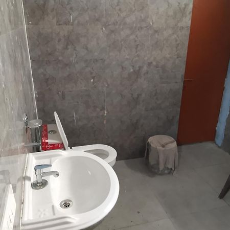 Secretwaterpool And Rooms グレーター・ノイダ エクステリア 写真