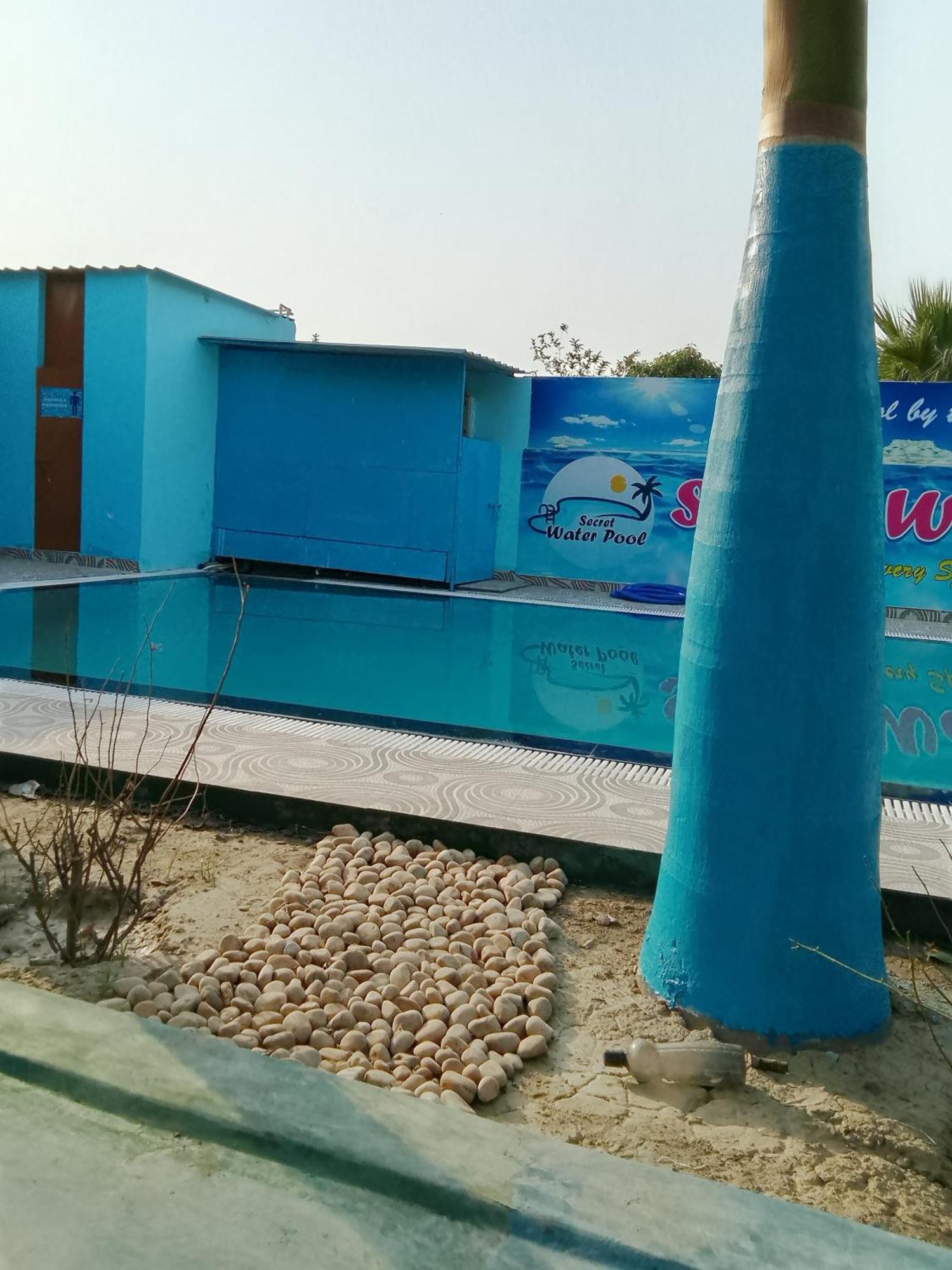 Secretwaterpool And Rooms グレーター・ノイダ エクステリア 写真
